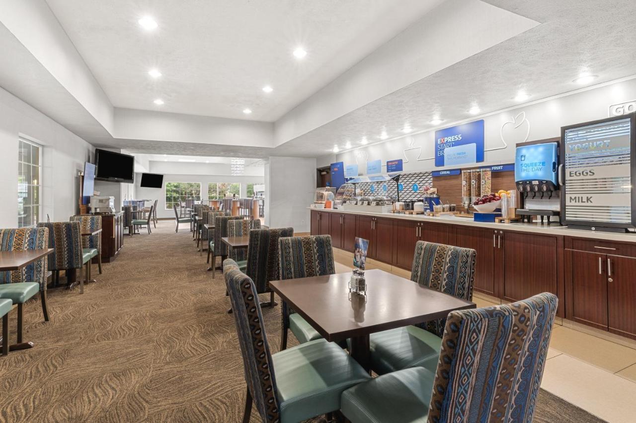 Holiday Inn Express Wenatchee By Ihg Exterior photo