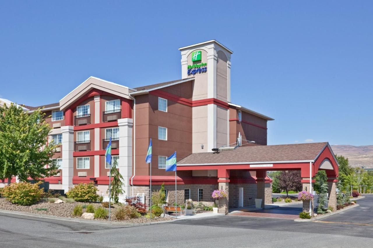 Holiday Inn Express Wenatchee By Ihg Exterior photo