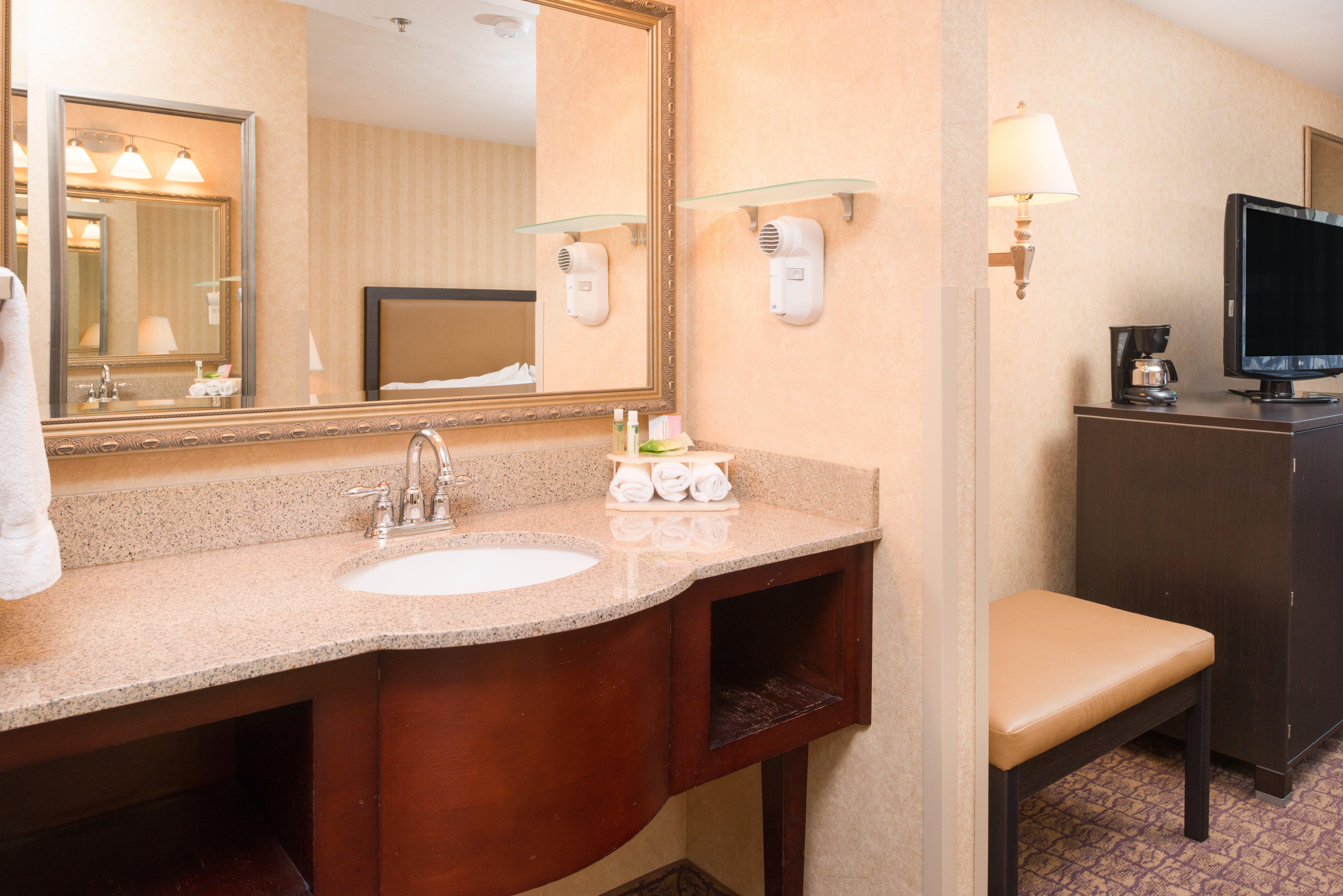 Holiday Inn Express Wenatchee By Ihg Exterior photo