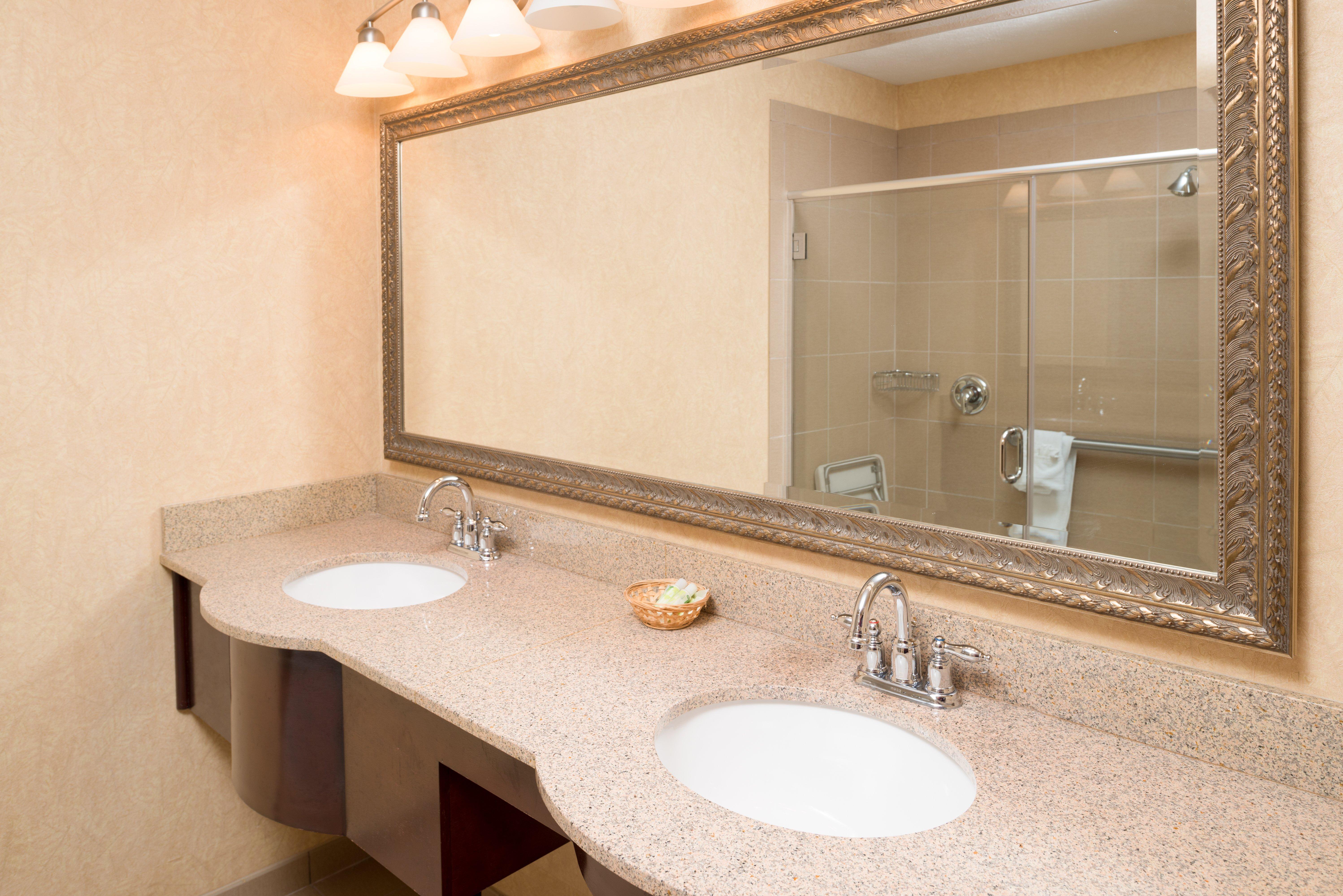 Holiday Inn Express Wenatchee By Ihg Exterior photo