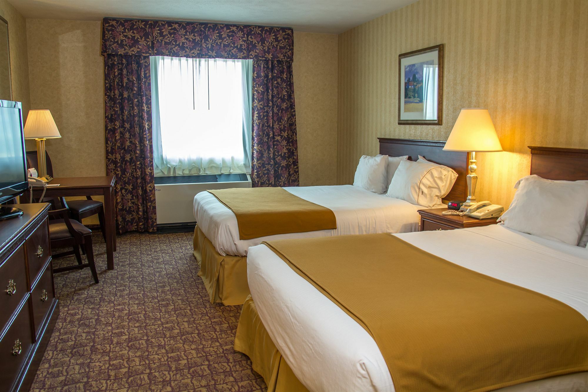 Holiday Inn Express Wenatchee By Ihg Exterior photo